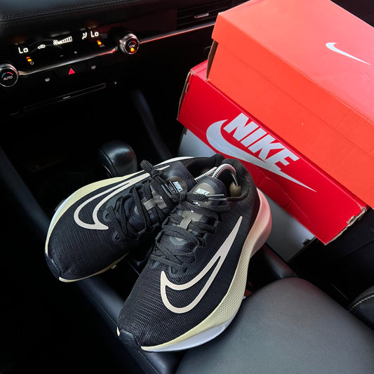 NIKE ZOOM FLY 5 - TALLAJE DE HOMBRE